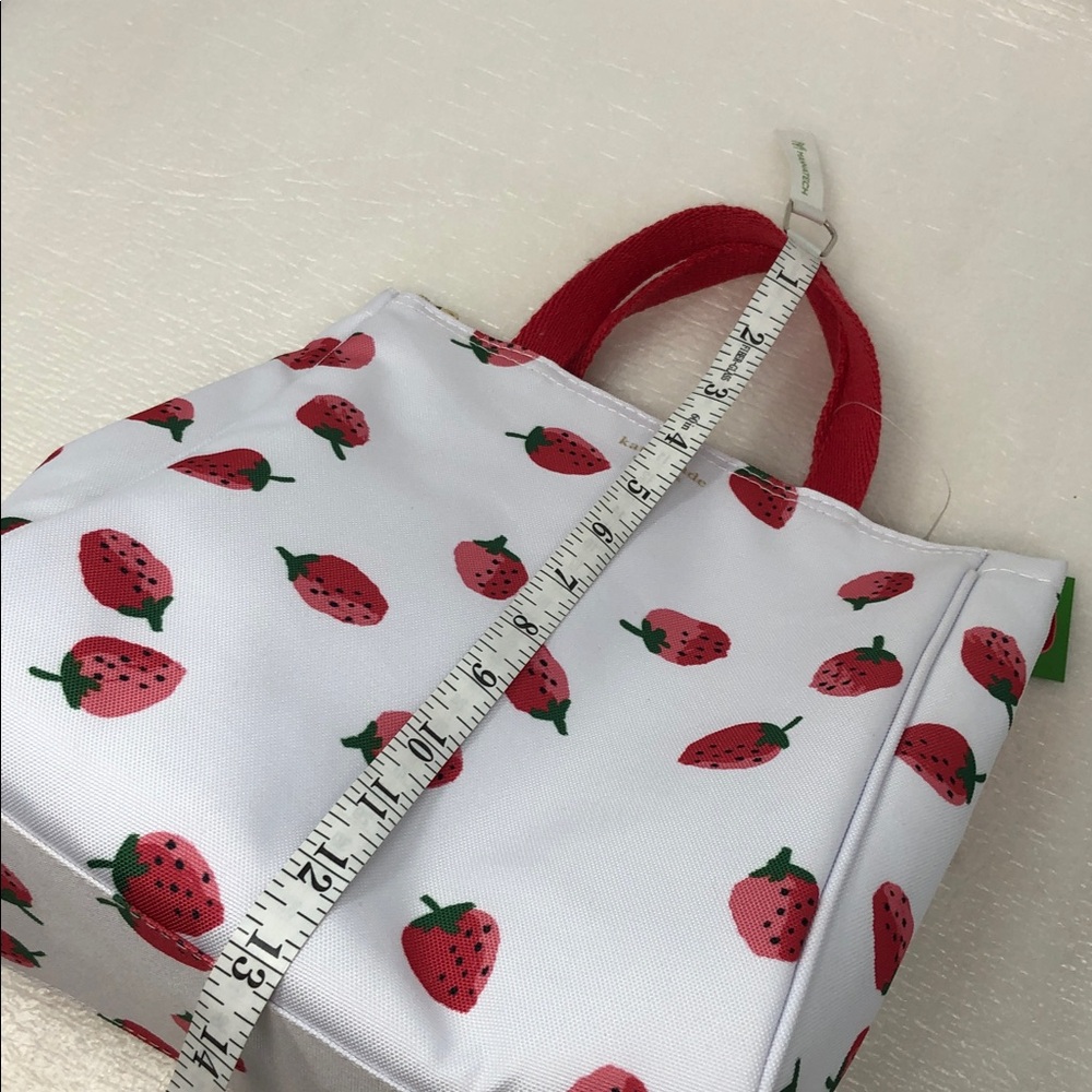 Kate Spade Strawberry Lunch Bag Insulated Zip Top - Picture 12 of 14